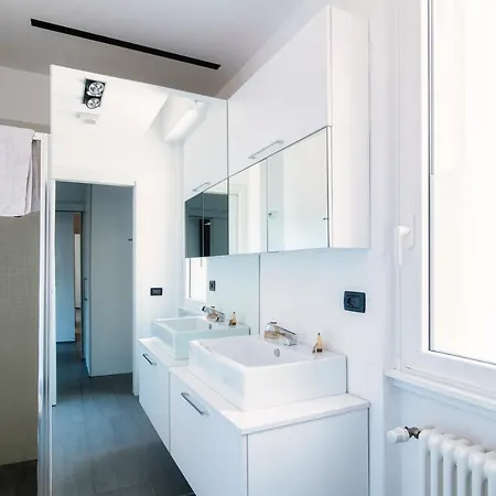 Eye On Lighty Loft By House Of Travelers * Como
