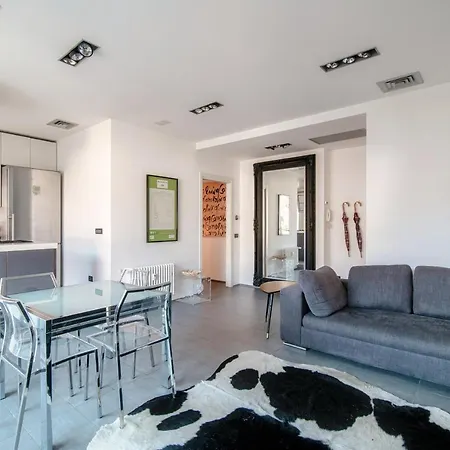 Eye On Lighty Loft By House Of Travelers * Como