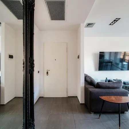 Eye On Lighty Loft By House Of Travelers Комо
